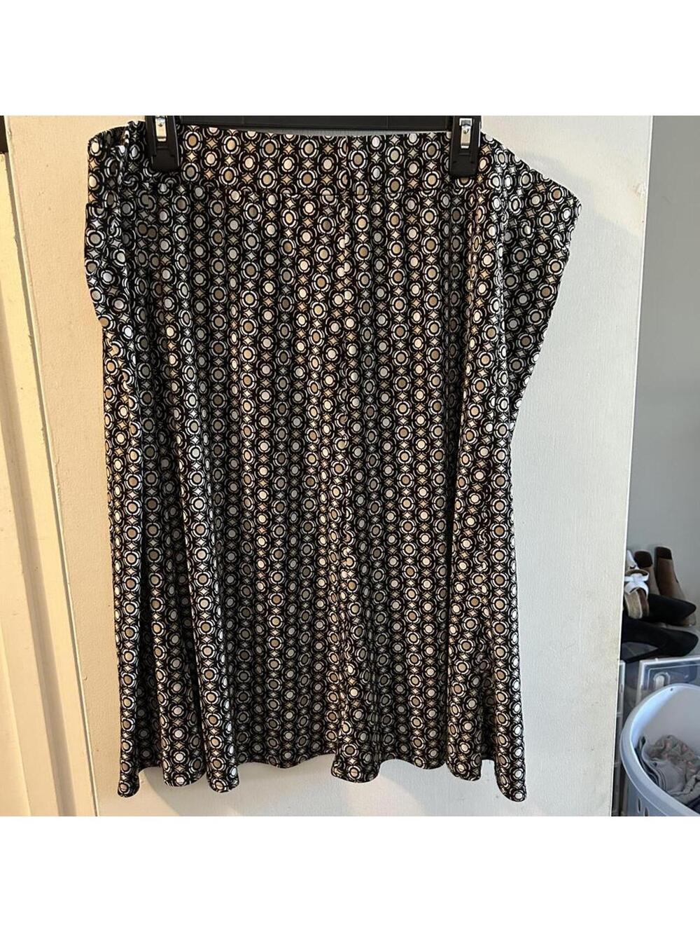 Vintage Sag Harbor black & white circle all over print midi skirt in a 3X - Picture 1 of 7